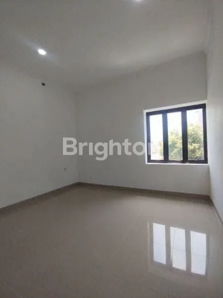 image RUMAH BARU 3,5 LT . DALAM KOMPLEKS ROW JALAN 2 MOBIL BEBAS BANJIR TANJUNG DUREN. JAKARTA BARAT  (3)
