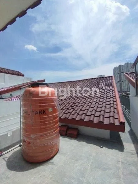 image RUMAH BARU 3,5 LT . DALAM KOMPLEKS ROW JALAN 2 MOBIL BEBAS BANJIR TANJUNG DUREN. JAKARTA BARAT  (6)