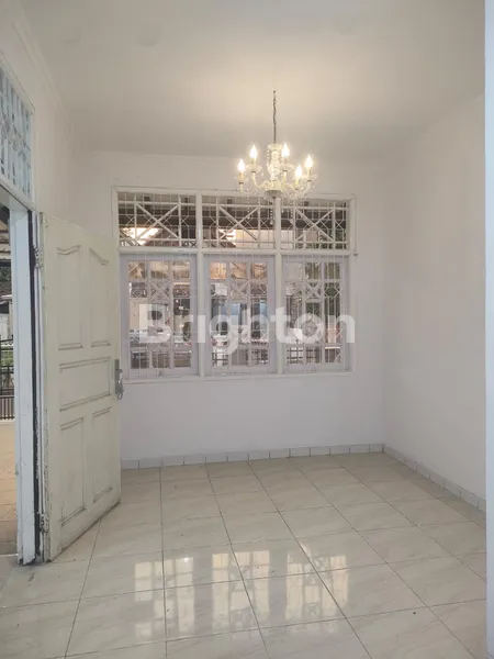 image RUMAH 160 M2 SELESAI RENOVASI NEGOTIABLE  (1)