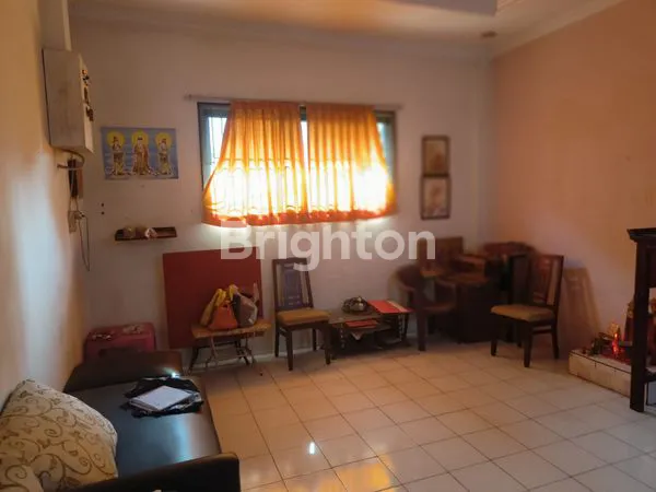 image RUMAH 2 LANTAI SEMI FURNISHED VILLA TAMAN BANDARA TANGERANG  (2)