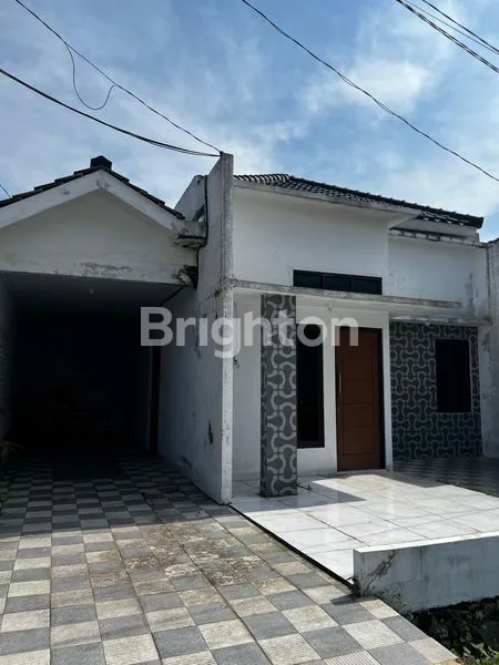 image RUMAH MEZZANINE DI CLUSTER PINGGIR JALAN RAYA DEKAT STASIUN (1)
