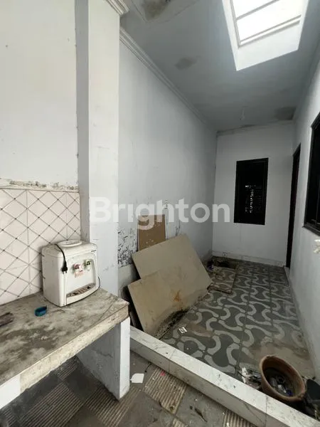 image RUMAH MEZZANINE DI CLUSTER PINGGIR JALAN RAYA DEKAT STASIUN (5)