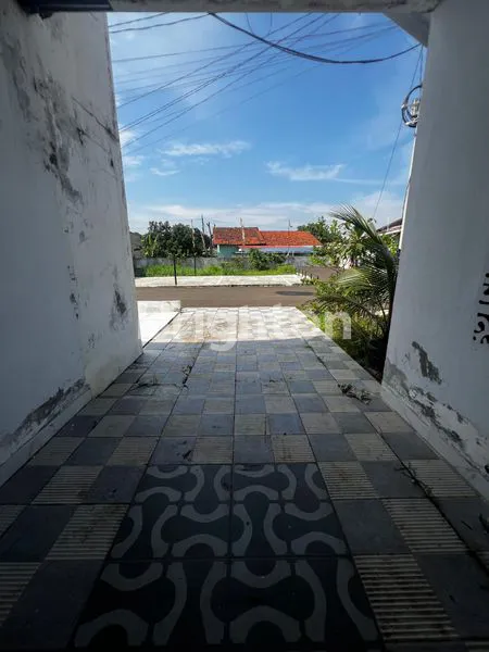 image RUMAH MEZZANINE DI CLUSTER PINGGIR JALAN RAYA DEKAT STASIUN (8)