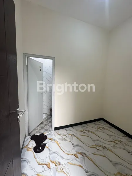 image DIJUAL RUMAH READY UNIT BARU GRESS TINGGAL BAWA KOPER!! LOKASI DARMO INDAH SURABAYA BARAT (6)