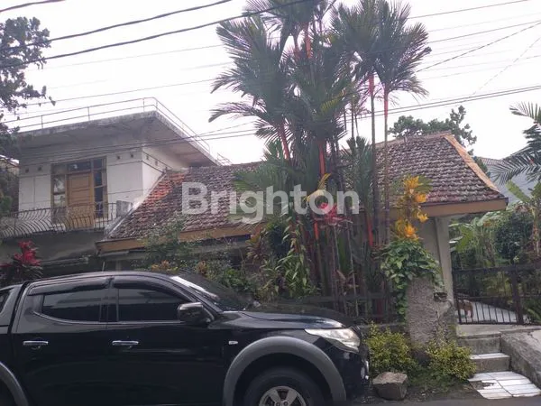RUMAH LAMA HITUNG TANAH STRATEGIS PINGGIR JALAN, COCOK UNTUK T4 USAHA, KONTRAKAN, KOST AN DLL DI WILAYAH BUAH BATU BANDUNG
