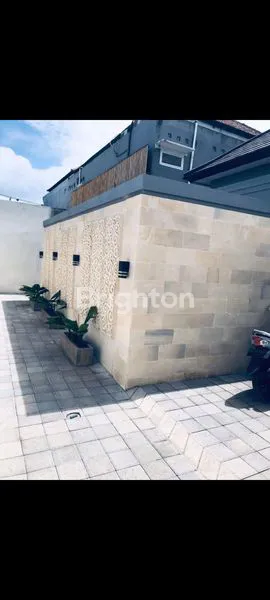 image DISEWAKAN VILLA MEWAH DI SEMINYA KUTA (1)