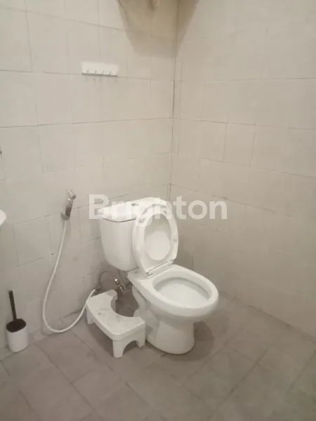 image DISEWAKAN RUMAH NYAMAN DI JL. MOH. YAMIN – RENON (5)