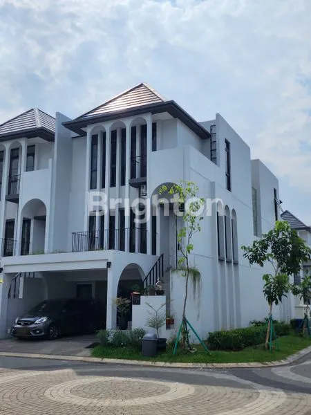 image DIJUAL RUMAH MEGAH, INDAH DAN NYAMAN DI GREENWICH (1)