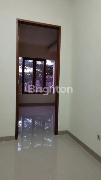 image RUMAH NYAMAN DAN ASRI DI CLUSTER CIPUTAT TIMUR (8)