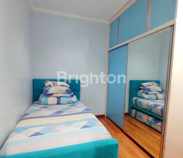 image RUMAH FULL FURNISH MEWAH & TERAWAT DI KOMPLEK MERUYA, JAKARTA BARAT (5)