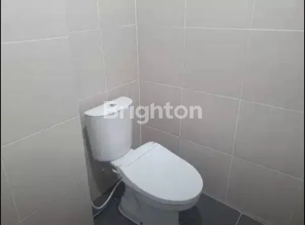 image RUMAH HOOK BARU DENGAN LOKASI STRATEGIS DEKAT PUSAT KULINER KRENDANG RAYA,COCOK UNTUK USAHA & TEMPAT TINGGAL. (5)