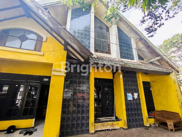 image RUMAH HOOK LUAS BAGUS UNTUK KANTOR SAWOJAJAR (7)
