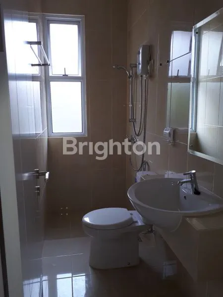 image DI SEWAKAN RUMAH MEWAH DI GREENWICH BSD  (5)