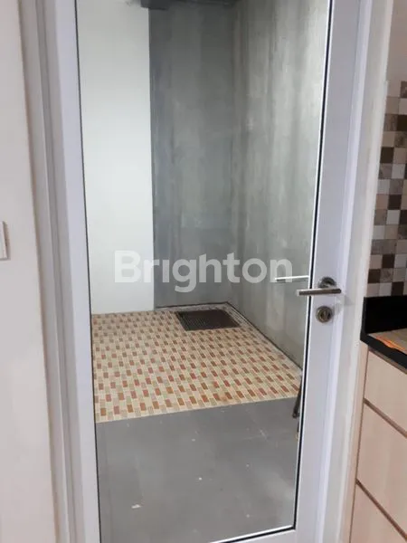 image DI SEWAKAN RUMAH MEWAH DI GREENWICH BSD  (8)