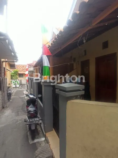 image RUMAH KONTRAKAN 3 PINTU COCOK UNTUK INVESTASI DI UTAN KAYU JAKARTA TIMUR (7)