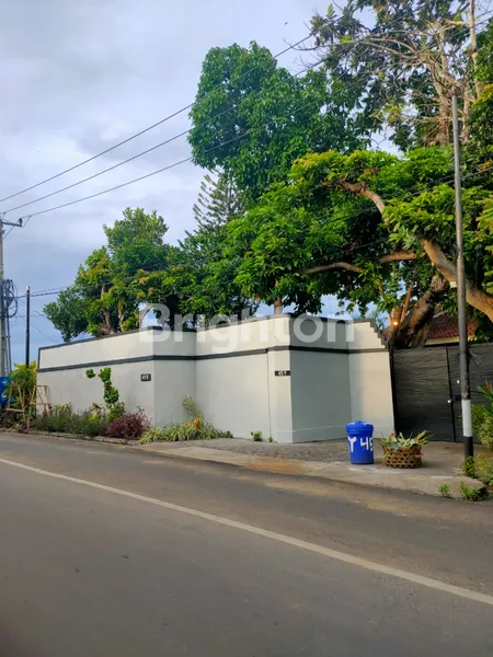 image GORGEOUS GARDEN VILLA IN THE HEART OF SANUR \UD83C\UDF34 FUSION ARSITEKTUR BALINESE–WESTERN DI ATAS LAHAN UNIK 11 ARE, COCOK UNTUK KELUARGA, ANAK-ANAK, DAN HEWAN PELIHARAAN. (7)