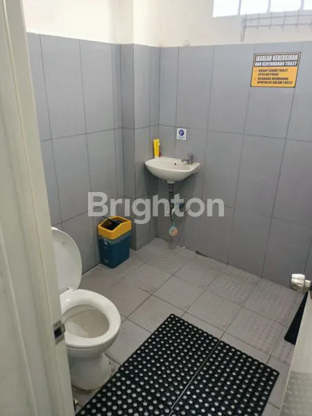 image RUANG USAHA / BEKAS SHOWROOM MOBIL - LOKASI STRATEGIS DI BEKASI. (8)