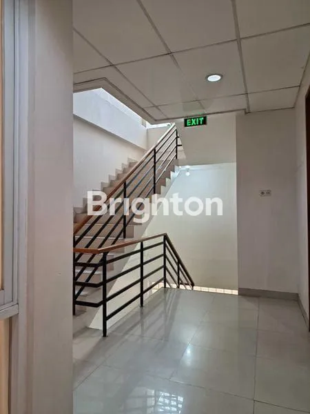 image GEDUNG KANTOR / RUKAN 3.5 LANTAI PASAR BARU JAKARTA PUSAT (5)