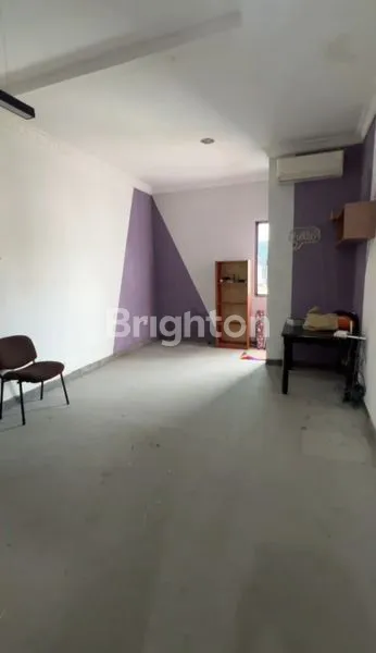 image RUMAH JELAMBAR  (5)