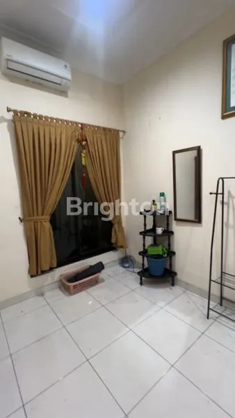 image RUMAH JELAMBAR  (1)