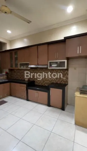 image RUMAH JELAMBAR  (4)