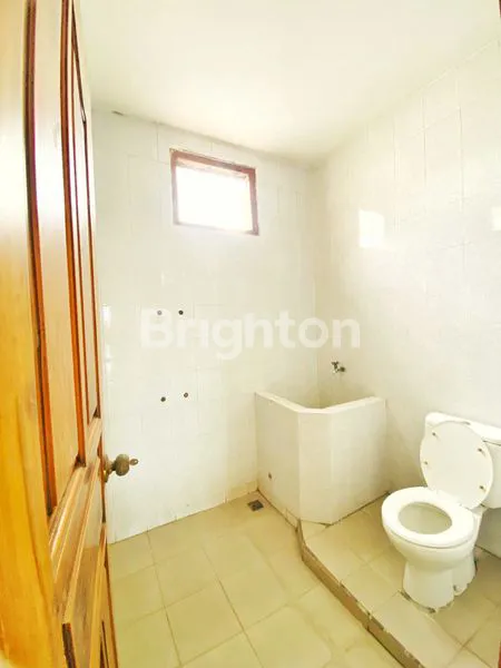 image RUKO 3 LANTAI STRATEGIS DI JL. IMAM BONJOL, DENPASAR BARAT, BALI - LOKASI EMAS UNTUK BISNIS (8)