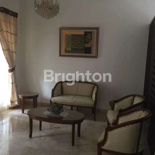 image RUMAH MEWAH PURI SRI WEDARI CIBUBUR, DEKAT LRT & TOL – ADA SPACE KOLAM RENANG! (2)