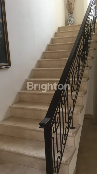 image RUMAH MEWAH PURI SRI WEDARI CIBUBUR, DEKAT LRT & TOL – ADA SPACE KOLAM RENANG! (6)