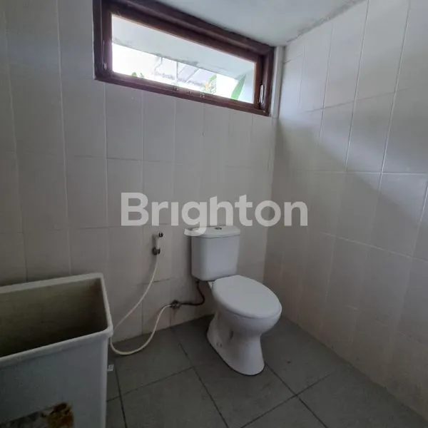 image RUMAH CANTIK MINIMALIS 2 LANTAI DI SEPINGGAN (3)