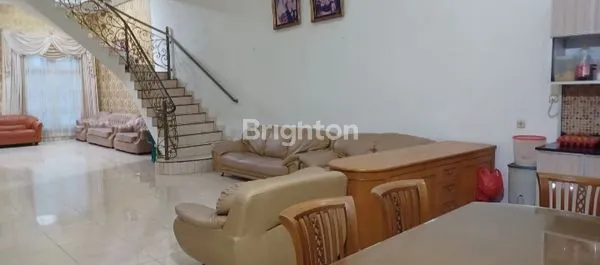 image RUMAH MEWAH SUNTER GARDEN HARGA TERJANGKAU,LOKASI BAGUS SEMI FURNISH. (7)