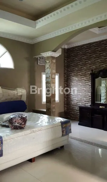 image RUMAH FURNISED 2 LANTAI TELAGA KAHURIPAN (8)