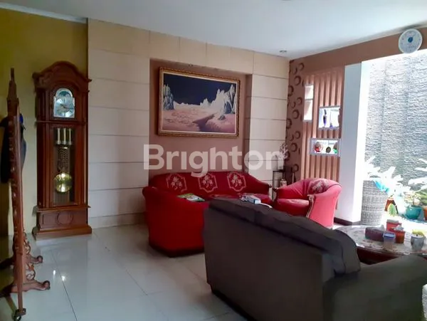 image DIJUAL RUMAH MEWAH SEMI FURNISHED – CIGADUNG SELATAN RAYA, BANDUNG (3)