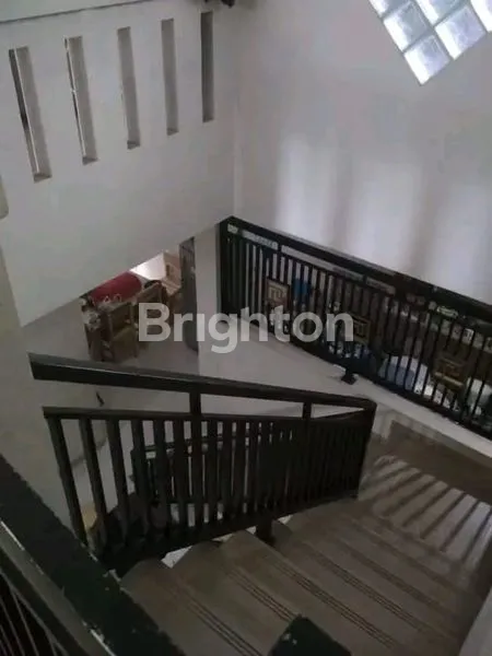 image RUMAH MEWAH 2 LANTAI 6KT DI MAMPANG DEPOK, SHM, SIAP KPR (6)