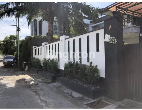 image DIJUAL RUMAH ASRI 2 LANTAI STRATEGIS KEROBOKAN  (8)