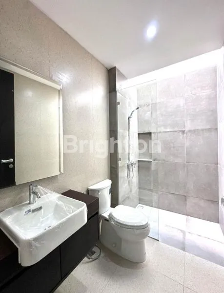image RUMAH PREMIUM 3 LANTAI DI WELTON HIERA BSD, SEMI-FURNISHED (5)