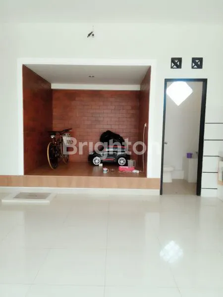 image HUNIAN EKSKLUSIF 500M² FULL FURNISHED DI PURI GADING JIMBARAN (3)