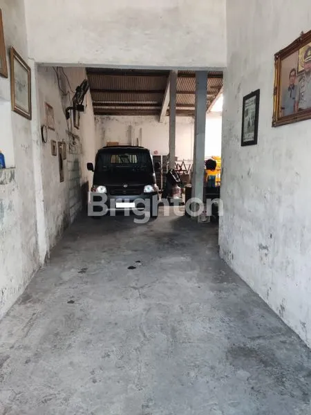 image RUMAH STRATEGIS 105M² COCOK UNTUK GUDANG DI SARIROGO (2)
