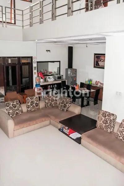 image RUMAH MODERN SIAP HUNI DI KENDANGSARI PAS BLKG JL. RAYA (7)