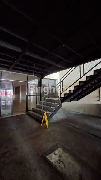 image BANGUNAN EX RESTO DI LOKASI PREMIUM JATIWARINGIN (5)