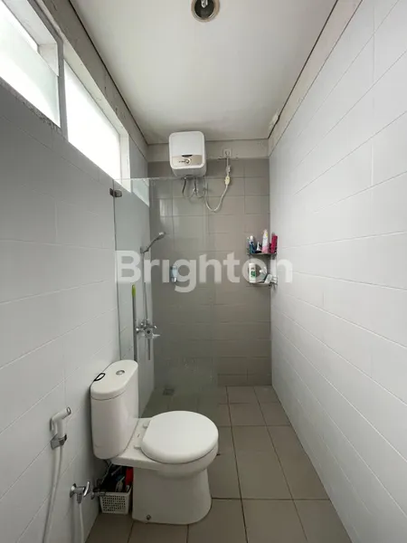 image RUMAH MODERN 3 LANTAI STRATEGIS DEKAT PINTU TOLL ANDARA JAKARTA SELATAN (6)