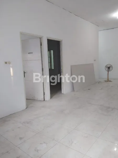 image RUMAH 2 LANTAI SIAP HUNI COCOK USAHA (JUAL BU) PESONA PERMATA GADING, LINGKAR TIMUR, BLURUKIDUL, RANGKAH LOR, SIDOARJO (5)