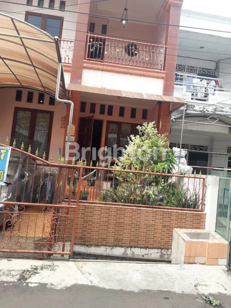 image RUMAH 2 LANTAI STRATEGIS DI KELAPA GADING DEKAT MALL (1)