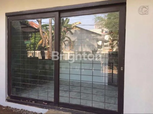 image RUMAH MEWAH 1.5 LANTAI DI PEJATEN INDAH, 5KT 4KM, SHM (3)