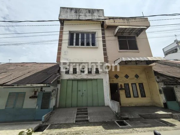 image RUKO 2½ LANTAI SEMI-FURNISHED DEKAT IRIAN SUPERMARKET (1)