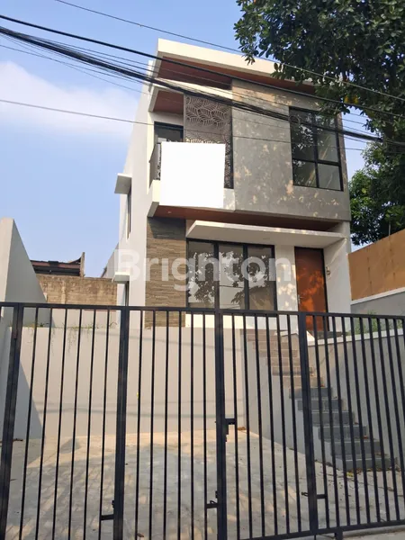 image RUMAH KAMPUNG BELAKANG PERMATA CALLYSTA BINTARO SEKTOR 9 (1)