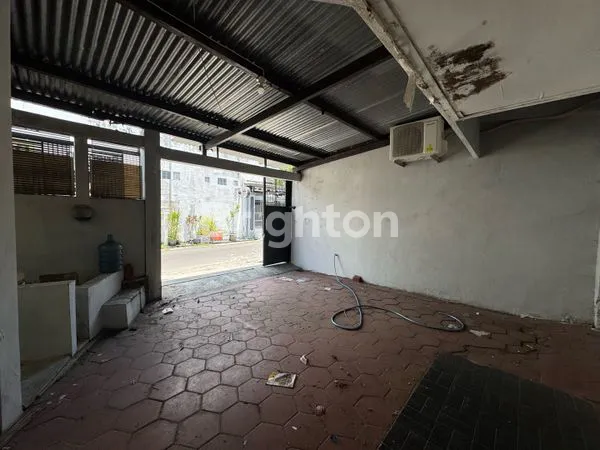 image RUMAH 2 LANTAI SIAP HUNI STRATEGIS SOLO BARU (2)