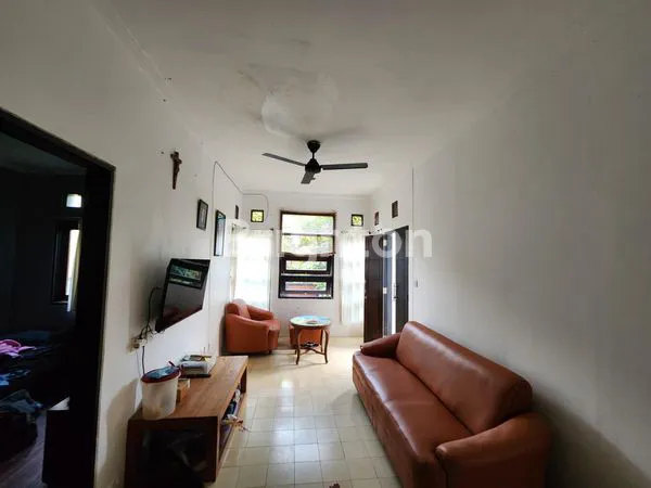 image RUMAH NYAMAN 3KT DI JALAN GUNUNG SALAK, SEMI-FURNISHED (4)