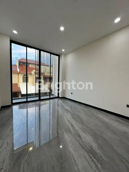 image MEWAH BARU 3 LANTAI DALAM CLUSTER DI PEJATEN TIMUR PASAR MINGGU JAKARTA SELATAN  (3)