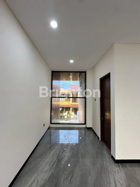 image MEWAH BARU 3 LANTAI DALAM CLUSTER DI PEJATEN TIMUR PASAR MINGGU JAKARTA SELATAN  (7)