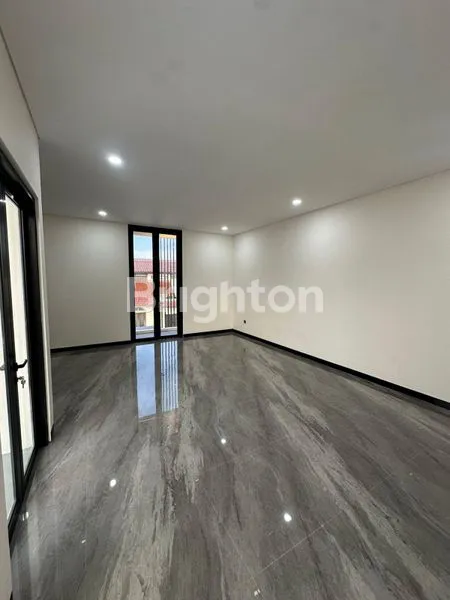 image MEWAH BARU 3 LANTAI DALAM CLUSTER DI PEJATEN TIMUR PASAR MINGGU JAKARTA SELATAN  (5)